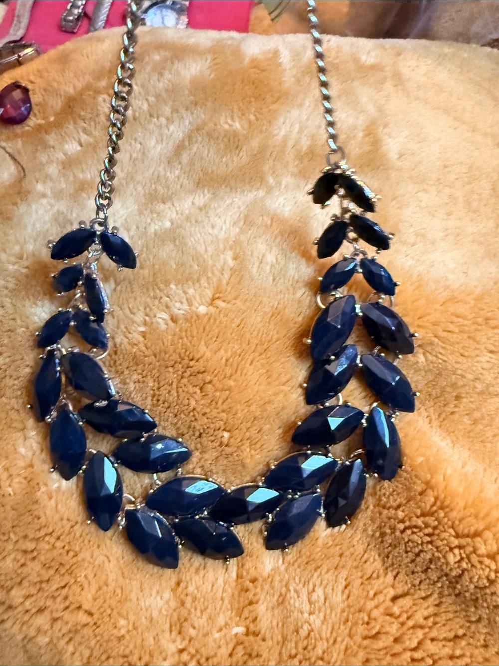 Black Crystal Leaf Statement Necklace - Unbranded - Picture 2 of 3